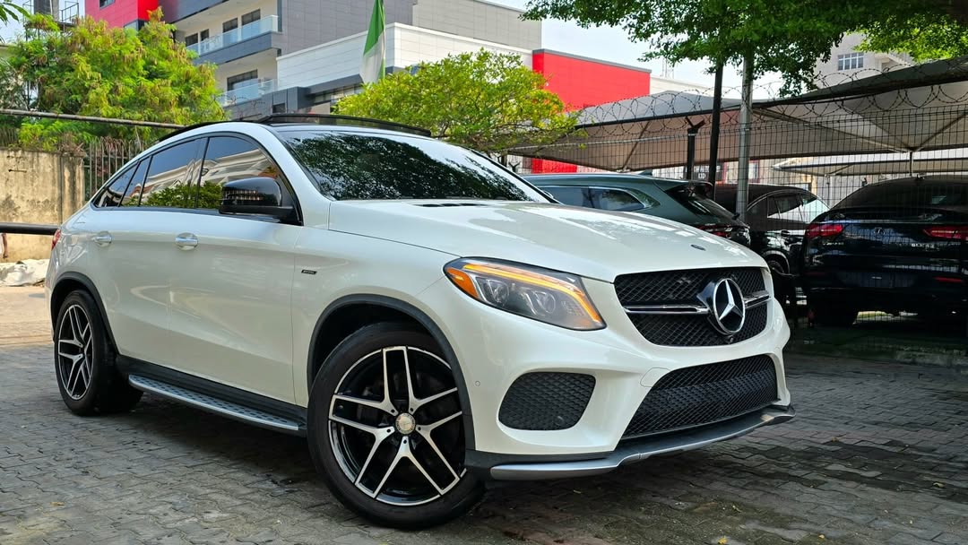 Mercedes-Benz GLE 450 AMG 2016 Pearl White